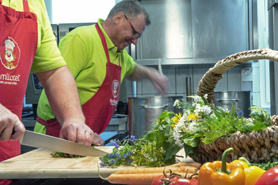 Mit Leidenschaft und Liebe zum Detail schaffen wir Gerichte, die nicht nur gut schmecken, sondern auch eine Geschichte erzählen.